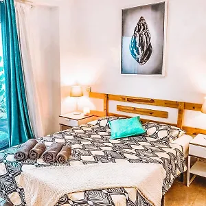 https://bamboo-apartment.in-canary-islands.com